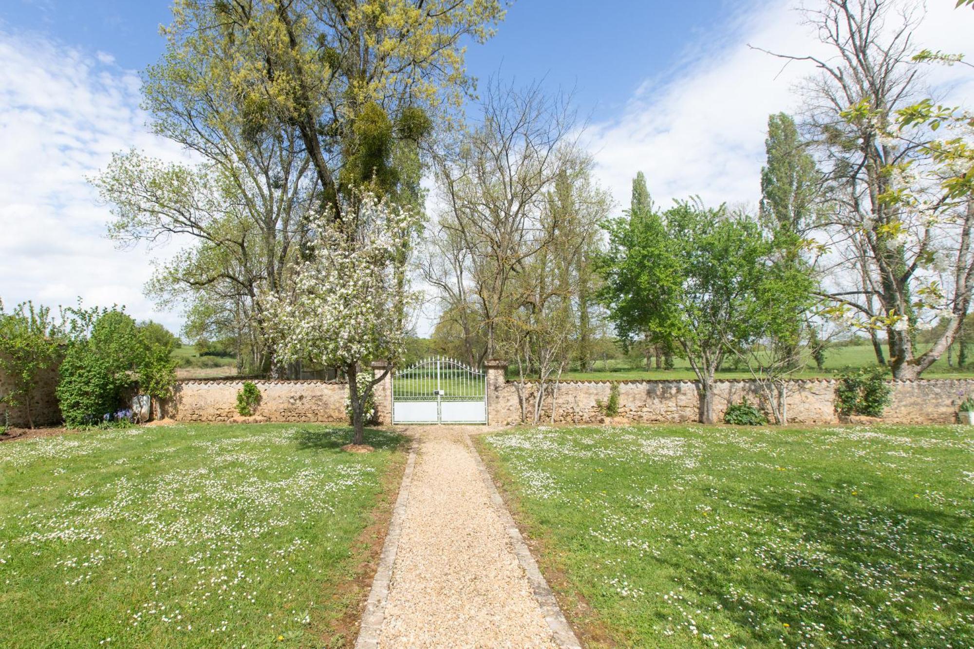 Le Clos Du Gue Pressac Εξωτερικό φωτογραφία